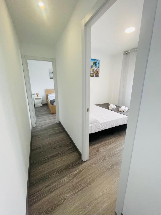 Barca 5 New Beach Apartment Sant Adrià de Besòs Extérieur photo